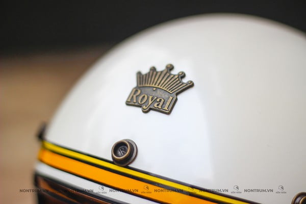 nón royal m20c trắng line vàng