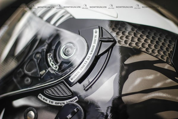 nón bảo hiểm 3/4 KYT venom