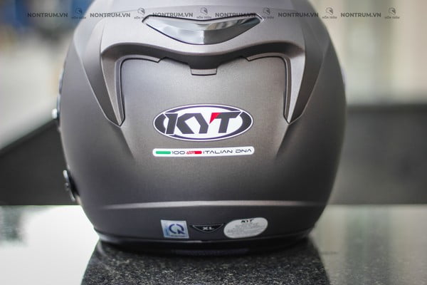 nón bảo hiểm 3/4 KYT đen nhám