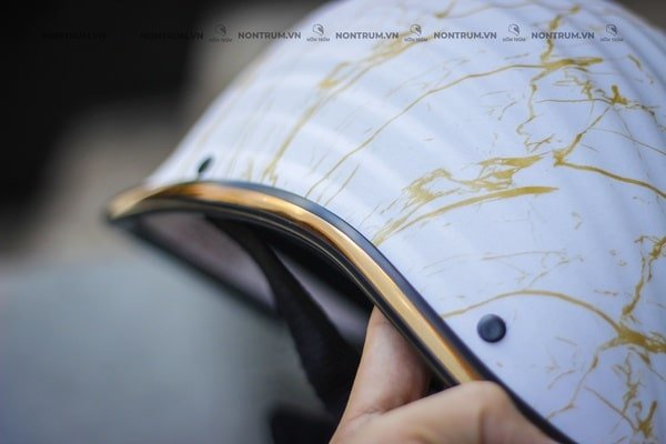 nón bảo hiểm sò trắng vàng