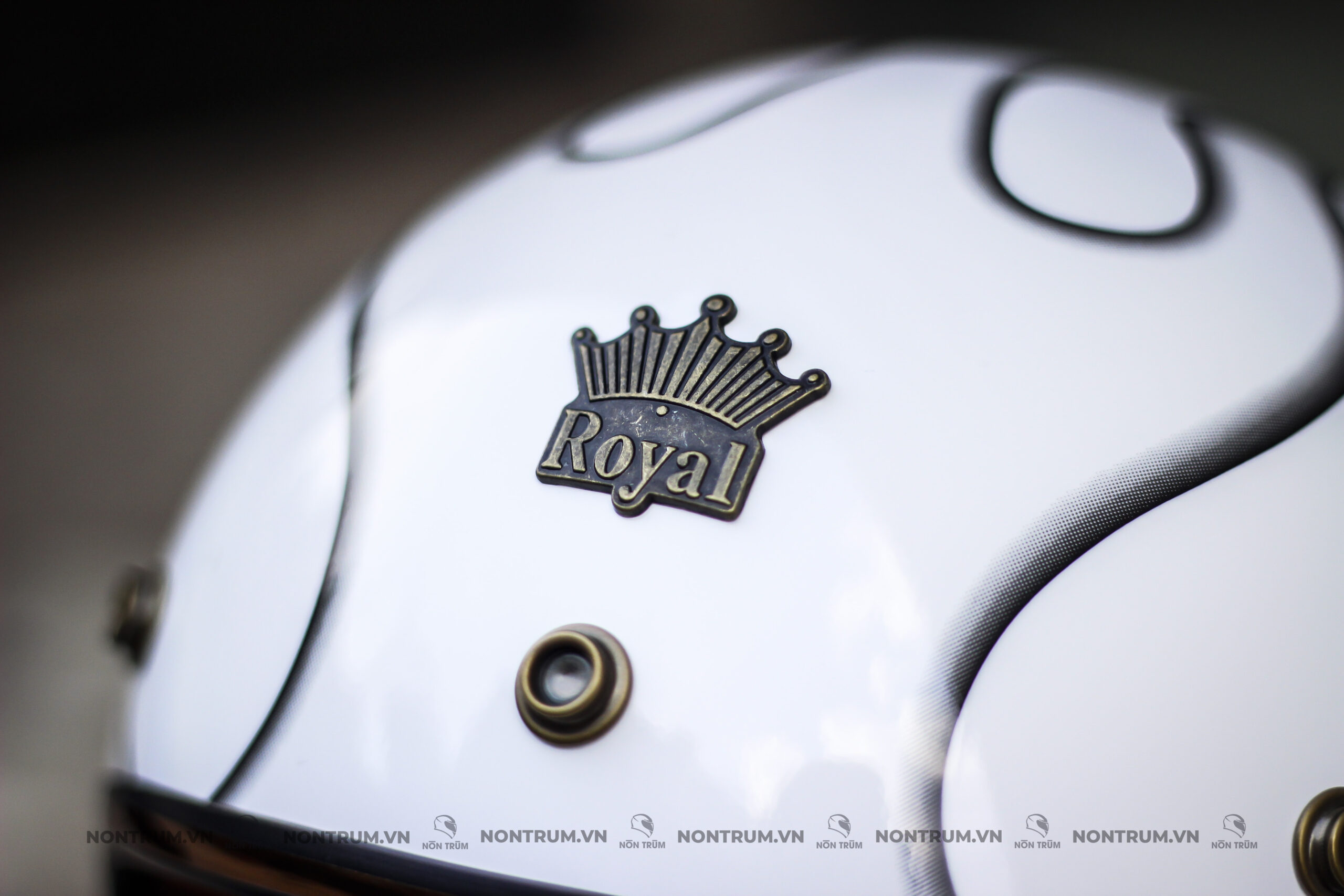nón royal m20c trắng lửa