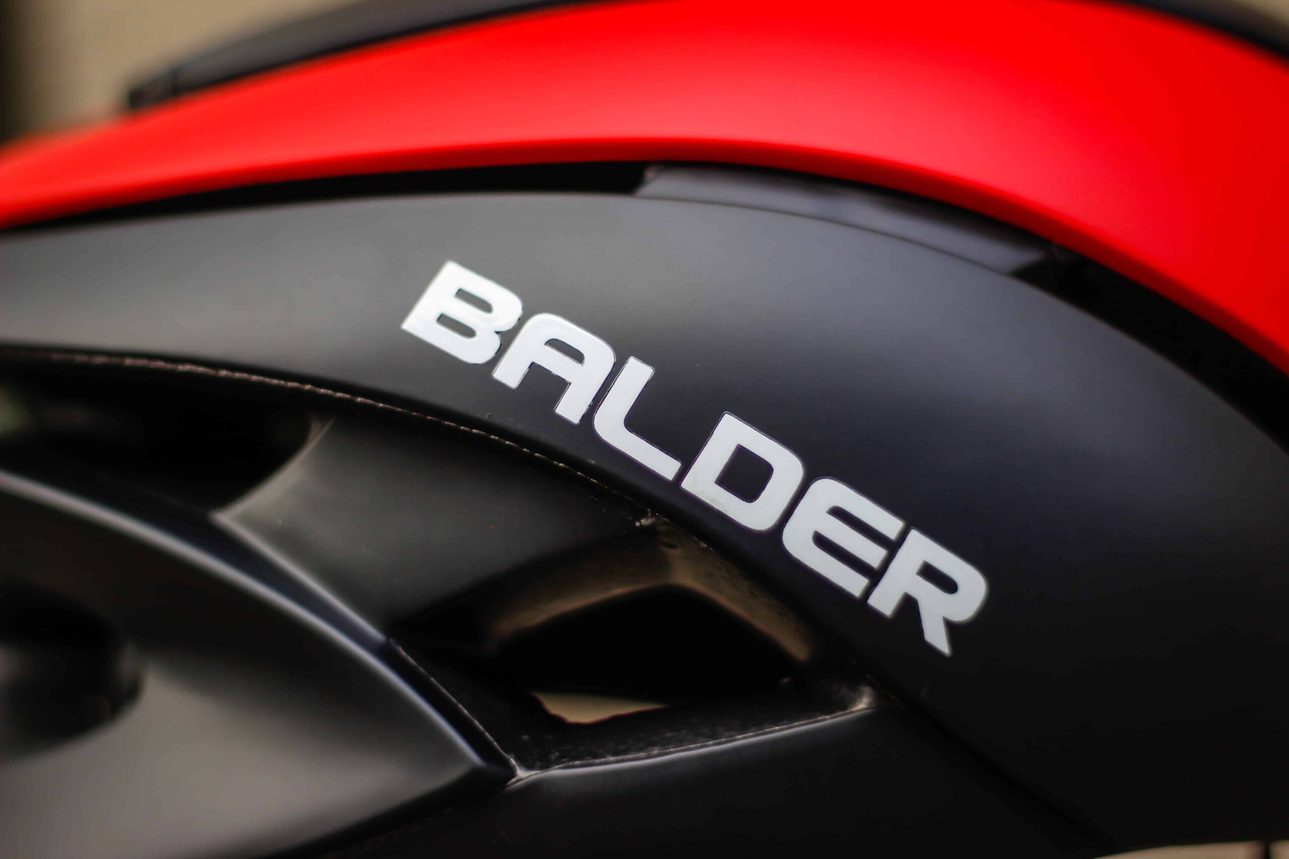 mũ xe đạp Balder B86 đen đỏ