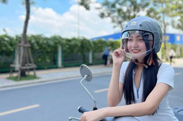 Mũ bảo hiểm giấu kính là gì